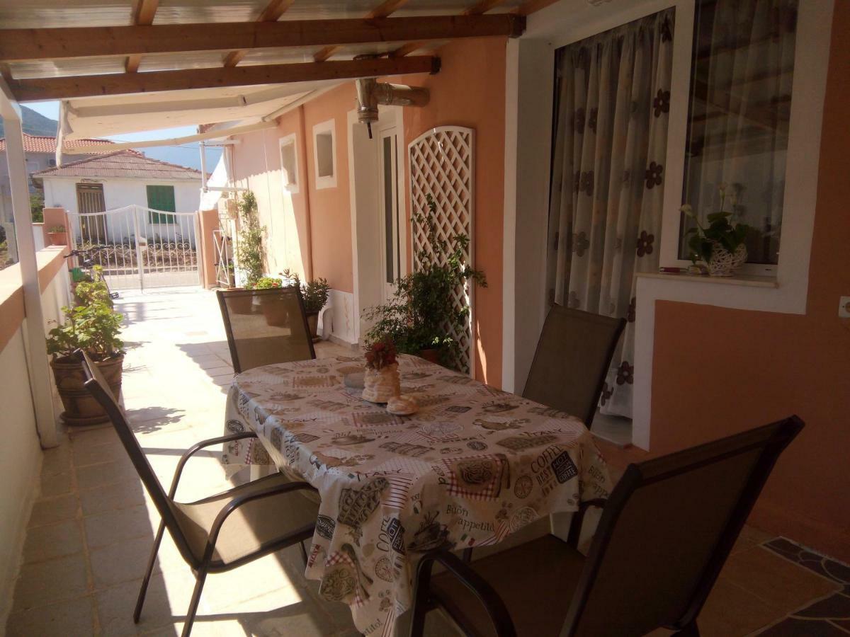 Ralloy Hoyse * Sami (Kefalonia)